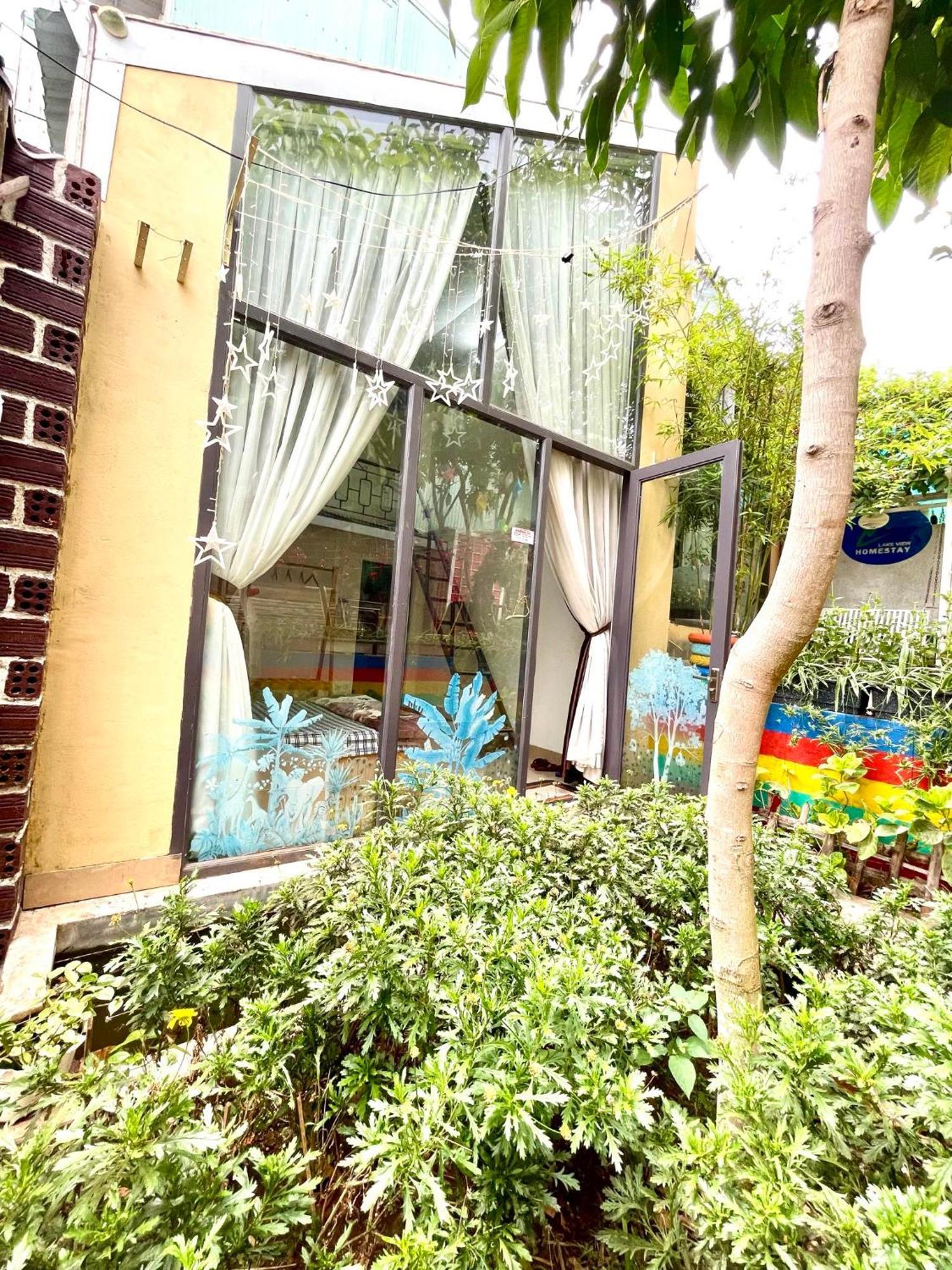 Lake View Homestay Pleiku Extérieur photo